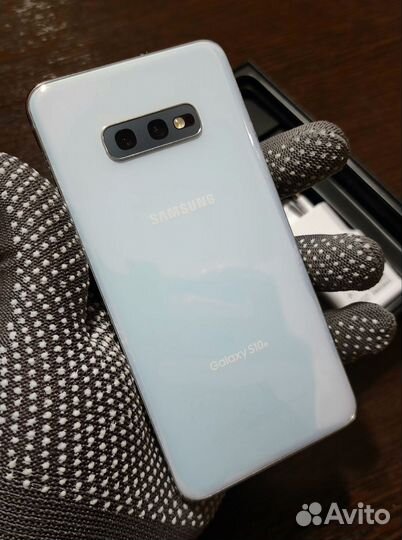 Samsung Galaxy S10e (Snapdragon 855), 6/128 гб