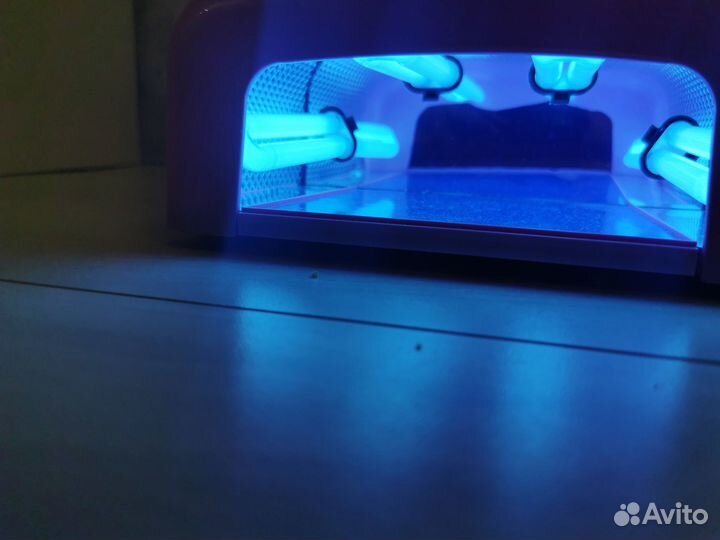 Ультрафиолетовая лампа для маникюра