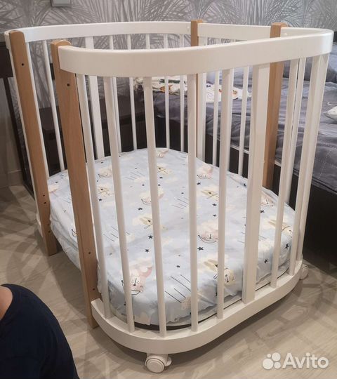 Детская кроватка-трансформер с маятником из бука