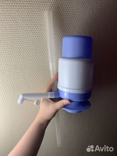 Ручная помпа для воды