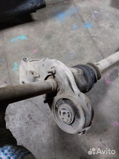 Привод передний правый Peugeot 206