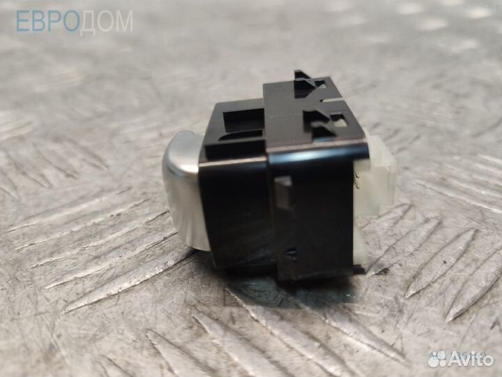 Кнопка багажника на mercedes W253 s1136190