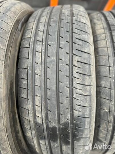 Yokohama BluEarth-XT AE61 235/65 R18