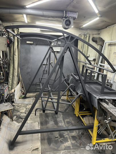 Изготовление подстолья, ступени, огражения