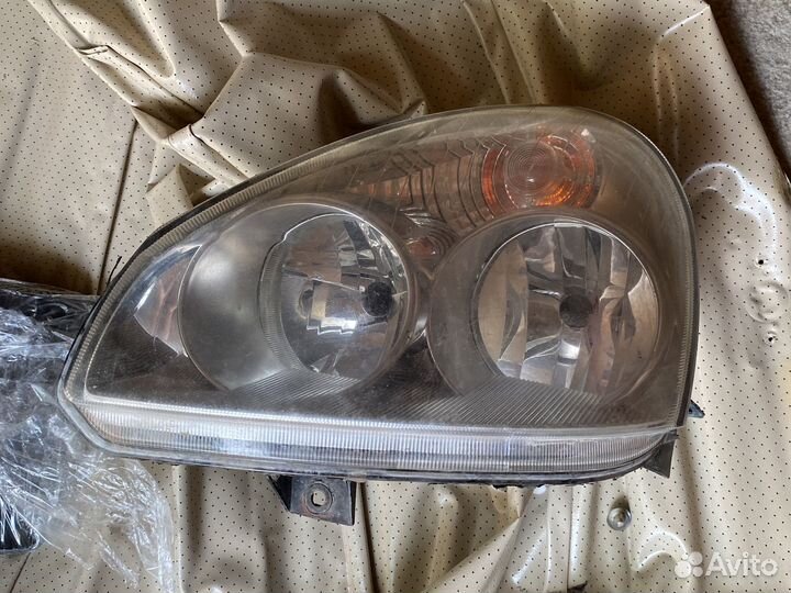 Передние фары priora левая