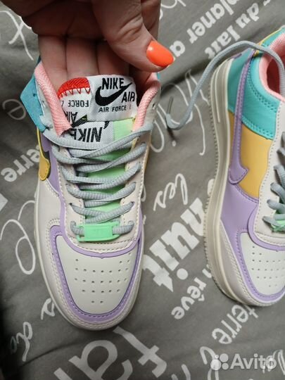 Кроссовки женские весна