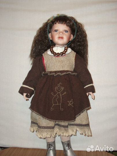 Фарфоровая кукла