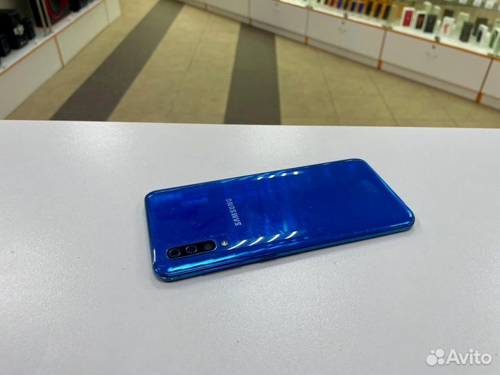 Samsung Galaxy A50, 4/64 ГБ