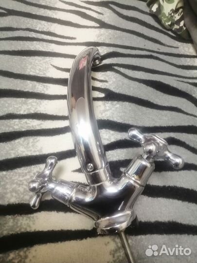 Смеситель для кухни бу фирмы iddis