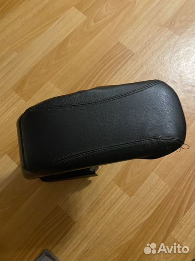 Подлокотник