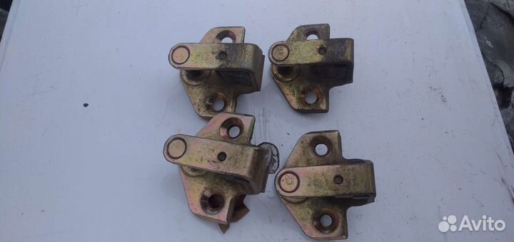 Ответная часть замка двери Форд Мондео 2