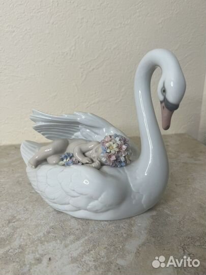 Фарфоровая фигурка ручной работы Лебедь Lladro