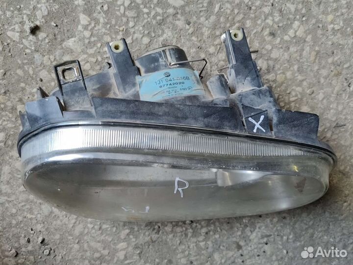 Фара правая golf 4