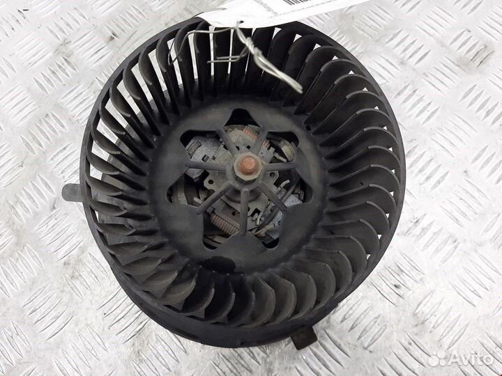 Моторчик для Volkswagen Golf 5