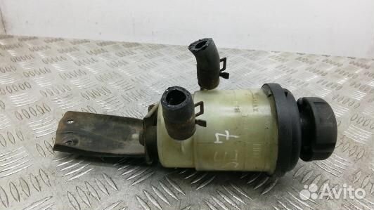 Бачок гу KIA sorento 2 (1SE07NO01)