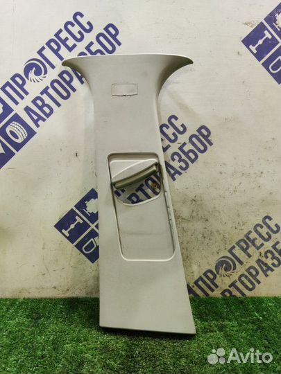 Обшивка стойки левая Ford C-Max универсал 1.8 qqda