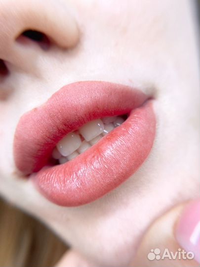 Перманентный макияж губ