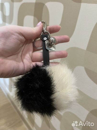 Брелок помпон меховой