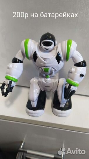 Игрушка робот