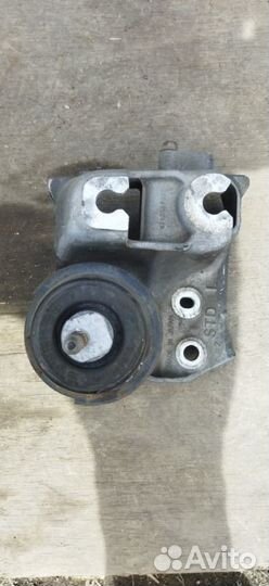 Подушка двс левая Subaru Legacy BR9