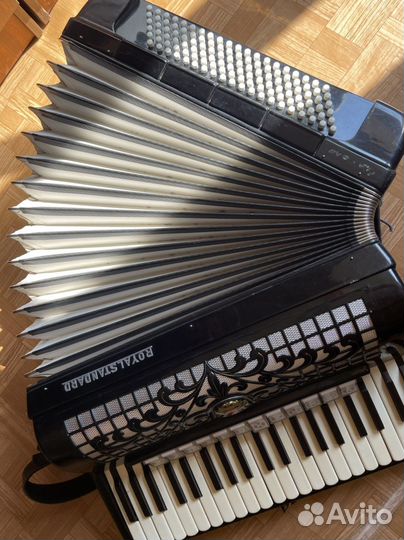 Аккордеон Royal standard Montana