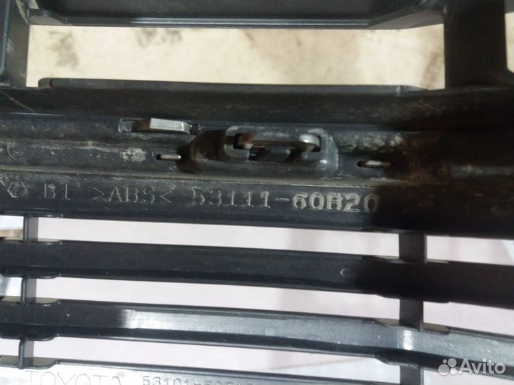 Toyota Prado 150 17- Решетка радиатора 26551