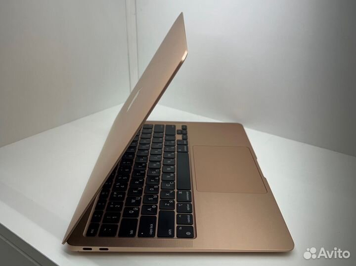 Apple macbook air 13 2020 m1/8/256/208цик gold