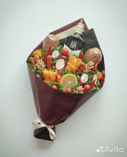 Подарочные наборы из орехов и сухофруктов/ Букеты