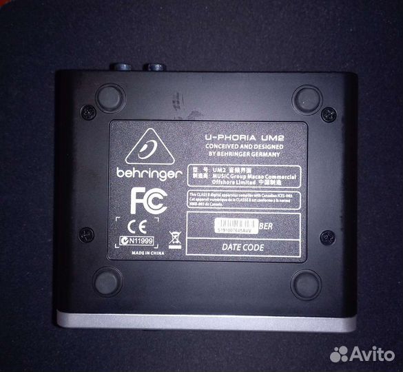 Behringer U-phoria studio комплект для звукозаписи