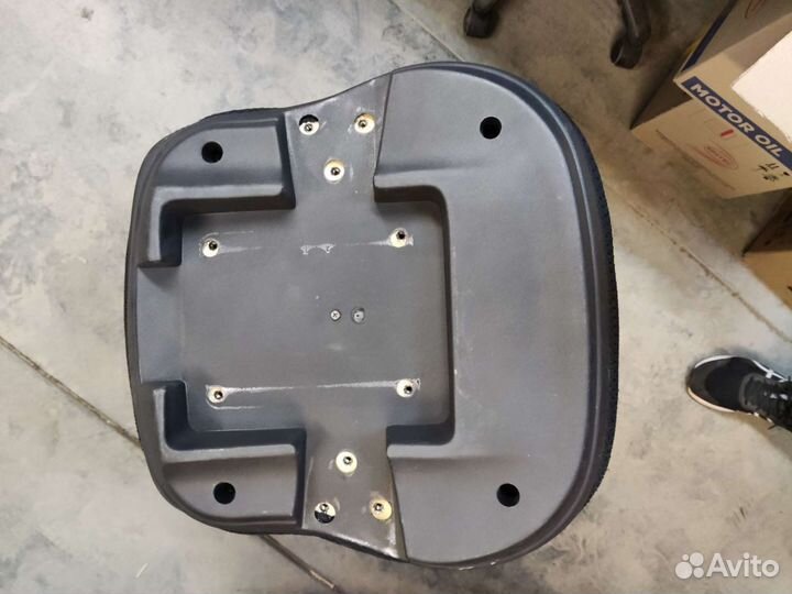 Сиденье для офисного кресла в хорошем состоянии