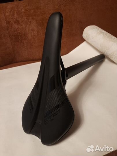 Велосипедное седло с подсидельным штырём