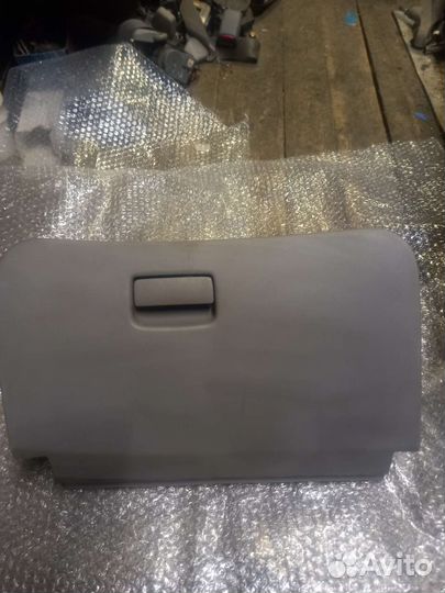 Nissan almera n16- крышка бардачка