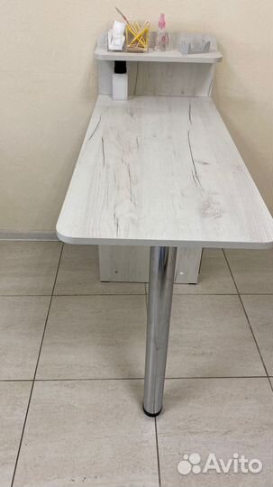 Стол для маникюра бу