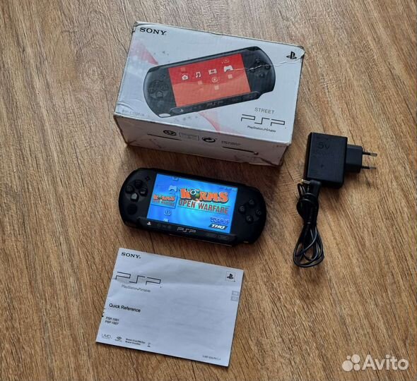 PSP - Е1004 Street (Прошитая)