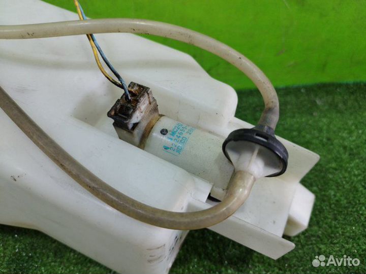 Бачок стеклоомывателя nissan note E12 HR12DDR 2012