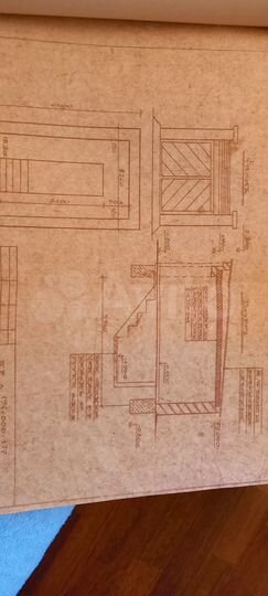 Доля в 2-к. квартире, 52 м², 3/3 эт.