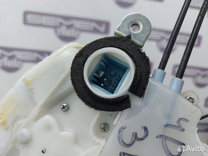 Замок двери задний левый Honda Civic FD1 FD3 FD7