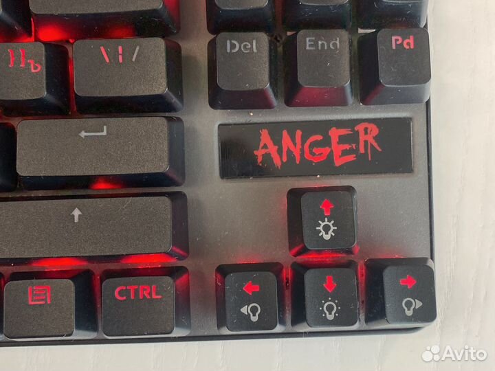 Игровая клавиатура механическая с подсветкой