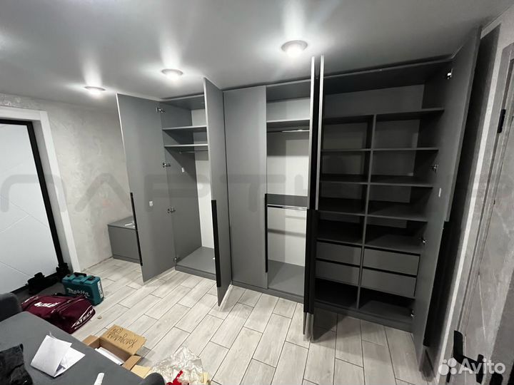 Шкаф распашной