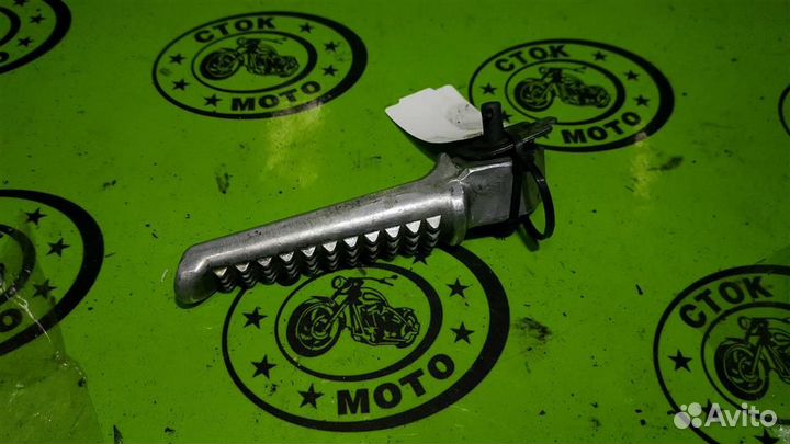 Подножка задняя правая Honda VFR800F