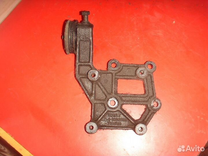 Кронштейн кондиционера 1018002691 Geely MK Cross