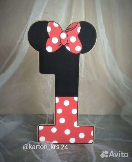 Фотозона и декор из картона