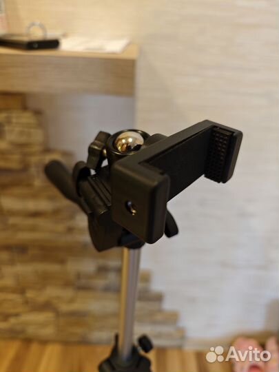 Штатив для телефона с пультом