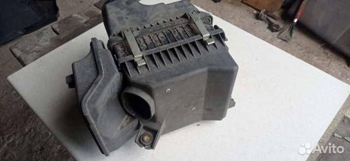 Корпус воздушного фильтра Mitsubishi Lancer 9 4G18