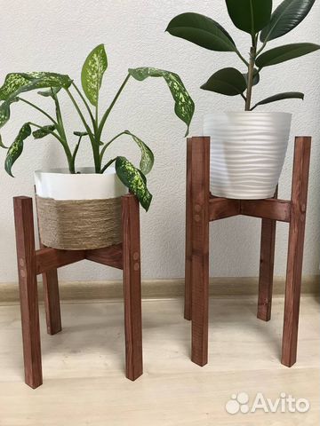 Подставка для цветов, деревянная