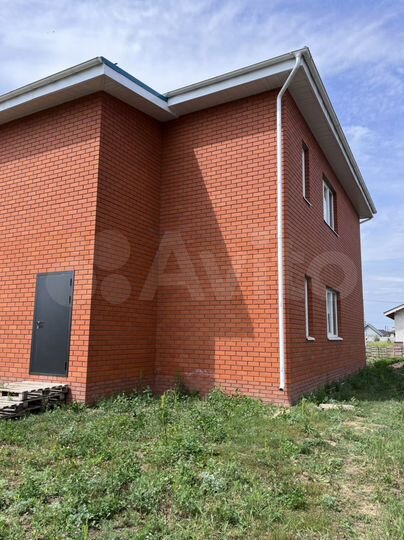 Дом 215 м² на участке 8 сот.