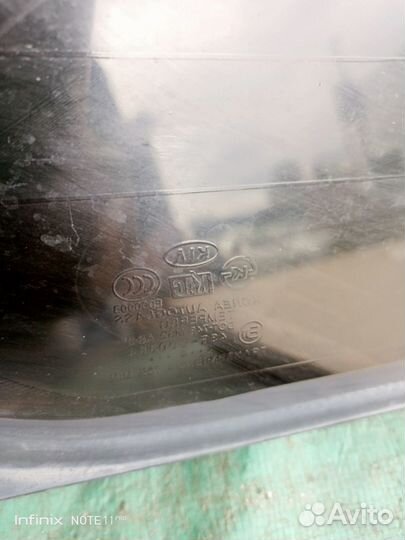 Стекло заднее для Kia Sorento 2004 г