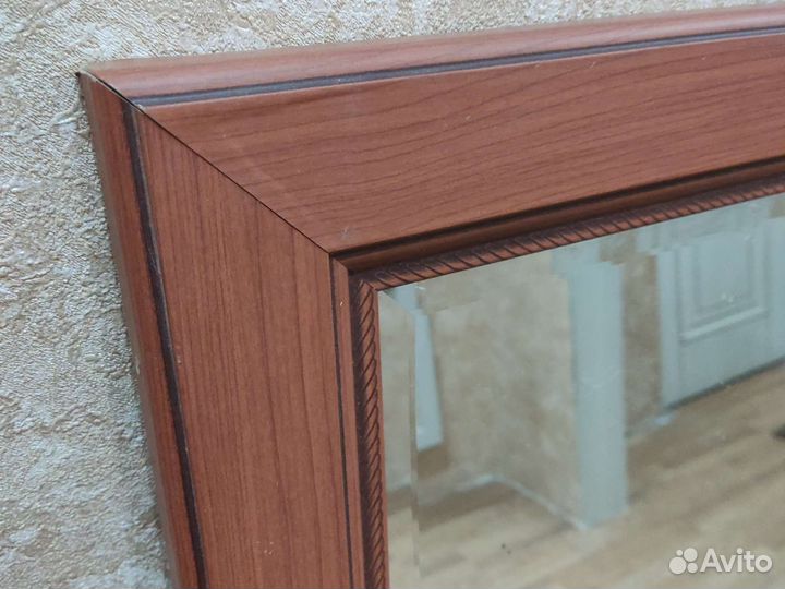 Зеркало настенное