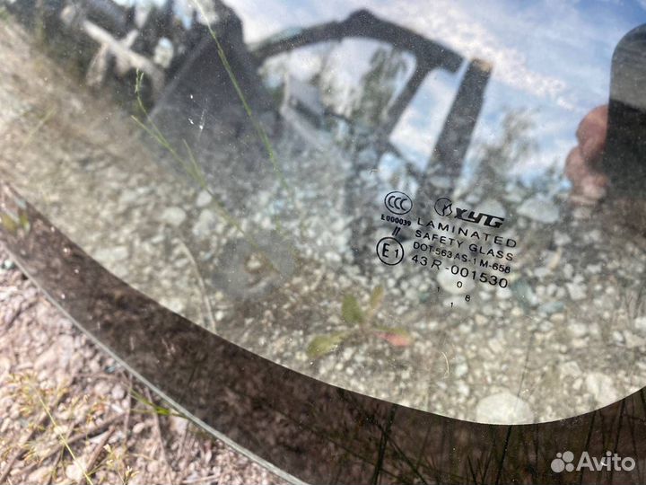 Стекло лобовое Toyota Corolla 1987-1991