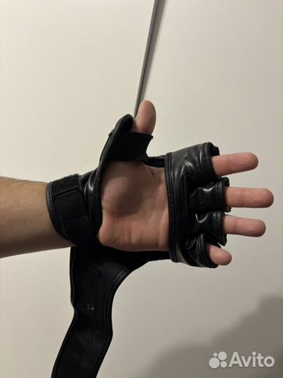 Перчатки для единоборств